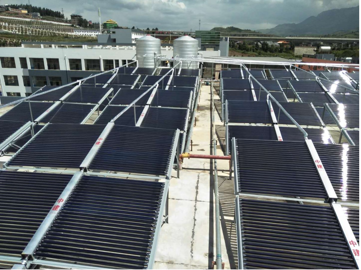 猫先生公共租赁房的太阳能热水器工程